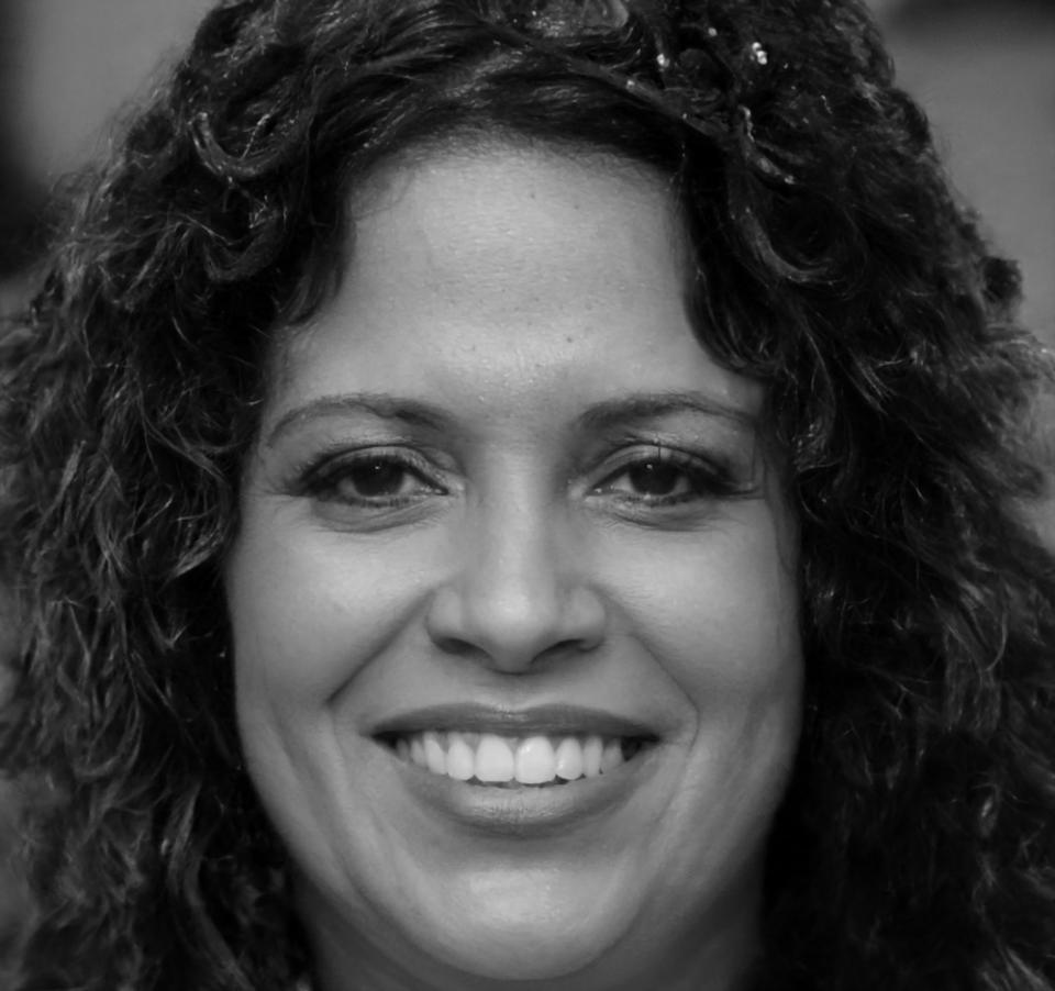 Retrato profesional de Esperanza Villalobos